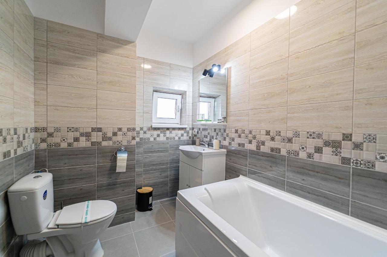 Delux Suite Bacău Extérieur photo