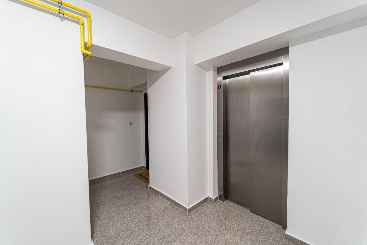 Delux Suite Bacău Extérieur photo