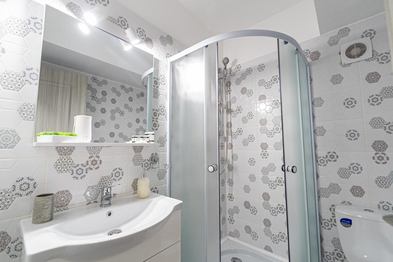Delux Suite Bacău Extérieur photo